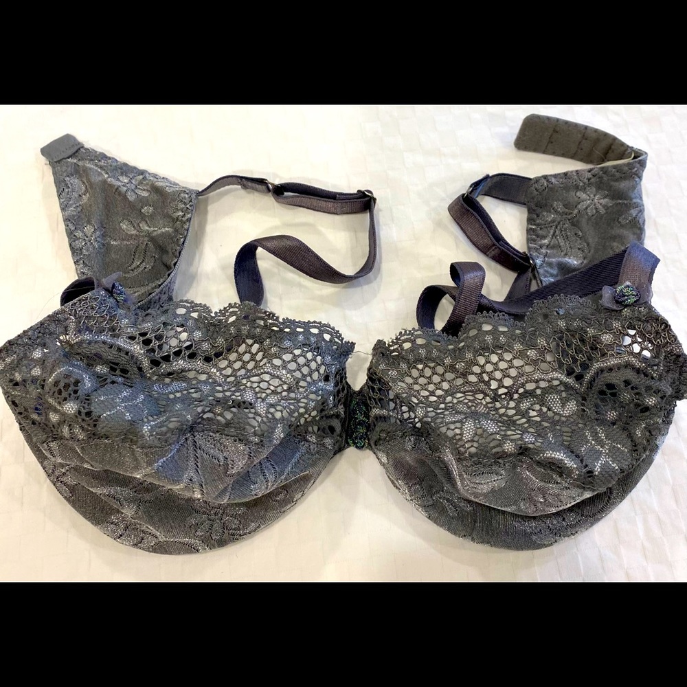 Wonderbra. Gray lace underwire size 34B